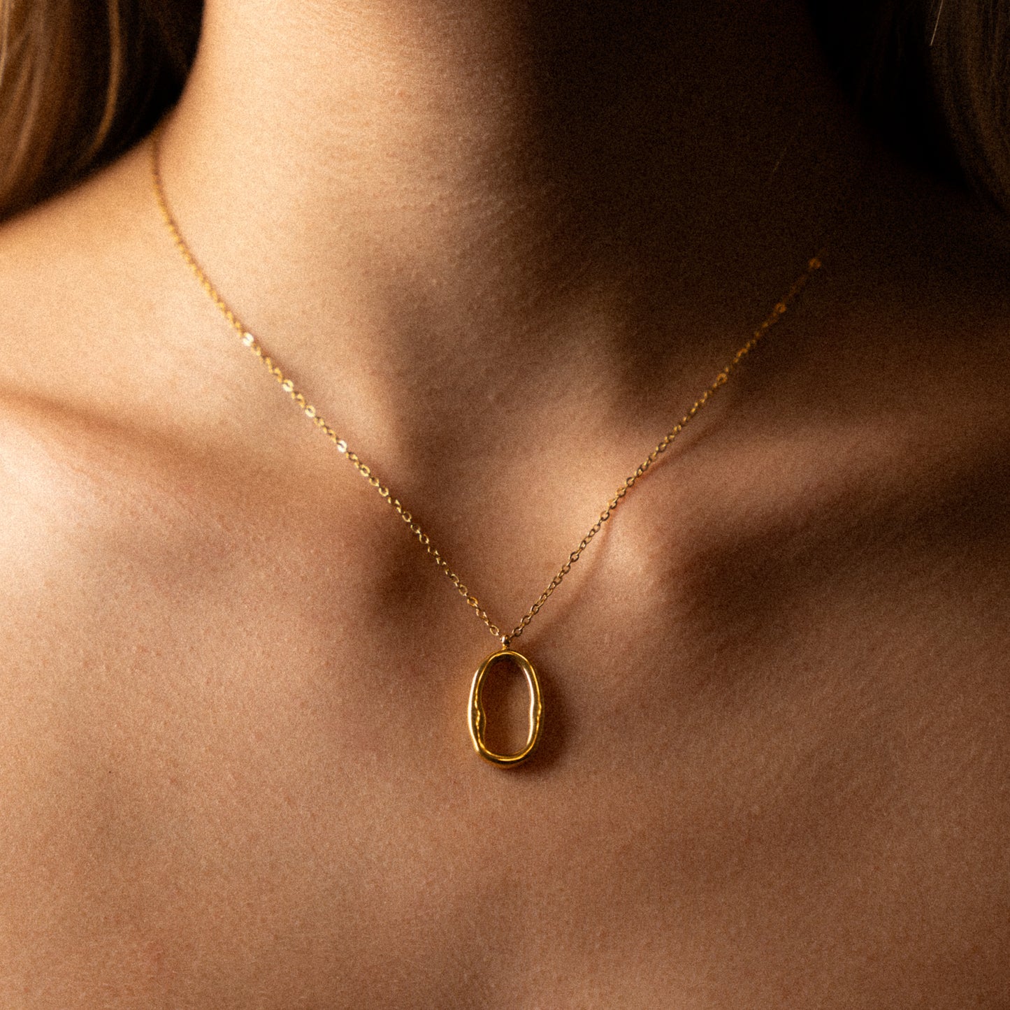 Liana - Oval Necklace